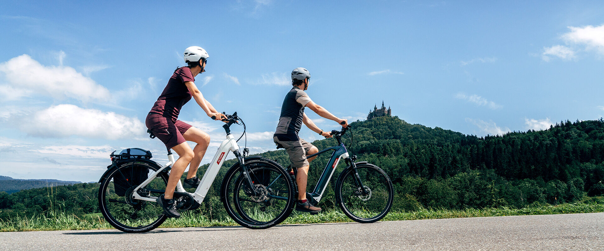Keizerlijk fietsen op de Hohenzollern fietsroute naar kasteel Hohenzollern