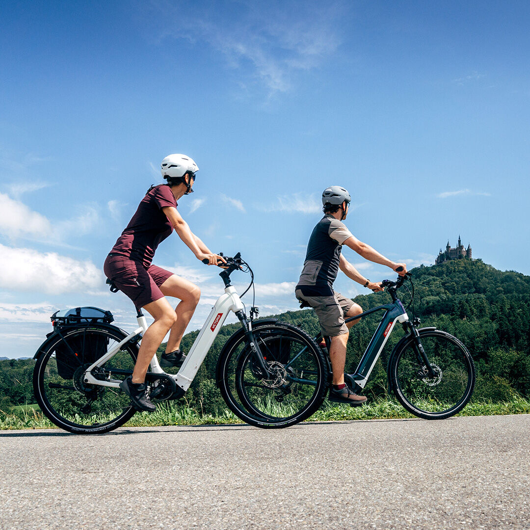 Keizerlijk fietsen op de Hohenzollern fietsroute naar kasteel Hohenzollern